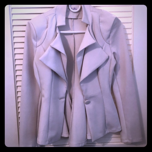 White Blazer - Picture 1 of 3